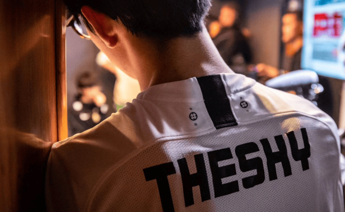 并在他的带 并在他的带