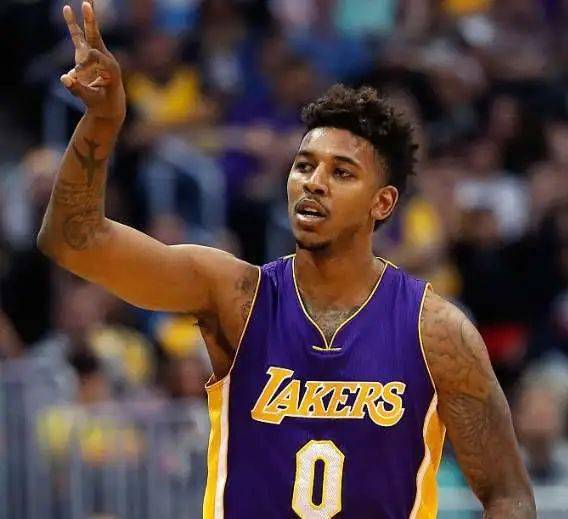 边锋与多面 边锋与多面